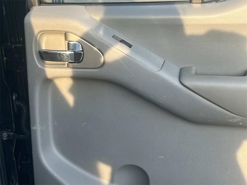 Used 2020 Nissan Frontier SV w/ Midnight Edition Floor Mats image 17