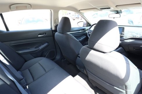 Used 2022 Nissan Altima 2.5 SV image 16