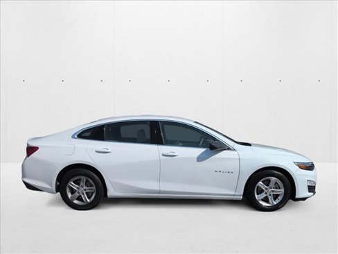 Used 2023 Chevrolet Malibu LS image 4