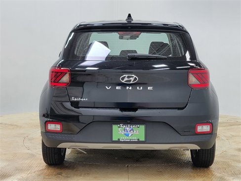 Used 2022 Hyundai Venue SE image 6