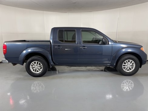 Used 2017 Nissan Frontier SV image 9