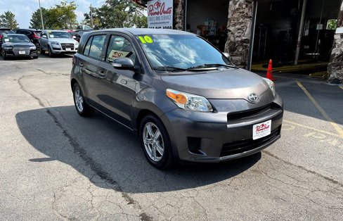 Used 2010 Scion xD image 1