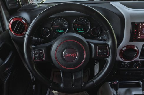 Used 2017 Jeep Wrangler Unlimited Sahara w/ Connectivity Group image 16