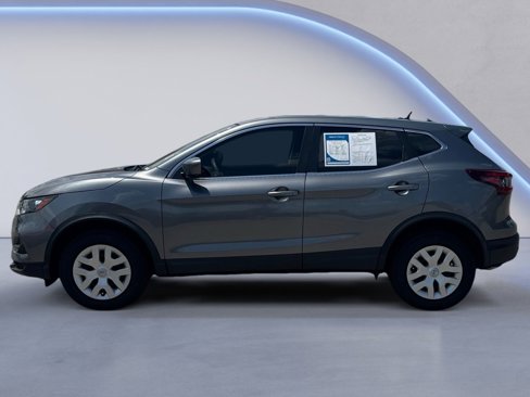 Used 2020 Nissan Rogue Sport S image 4