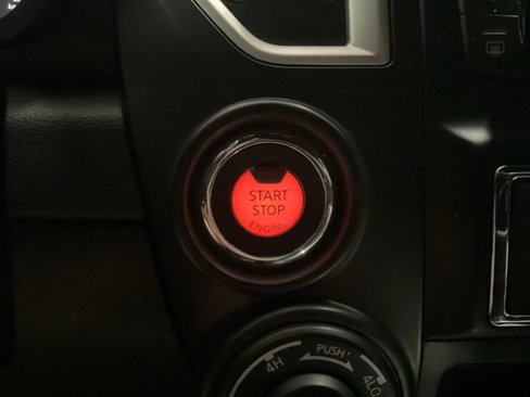 Used 2018 Nissan Titan SL w/ Midnight Edition image 24