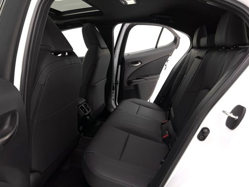 Used 2023 Lexus UX 250h F Sport image 16
