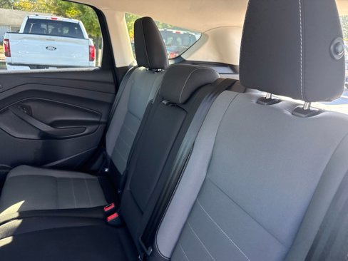 Used 2016 Ford Escape SE w/ Equipment Group 201A image 18