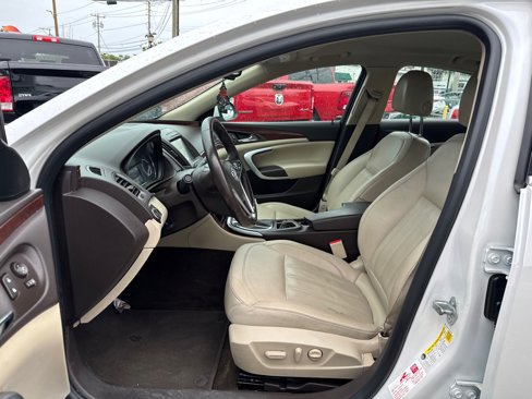 Used 2017 Buick Regal Premium image 24