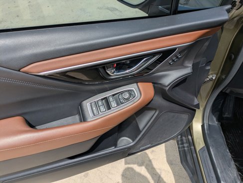 Used 2020 Subaru Outback Touring w/ Popular Package #2 image 12