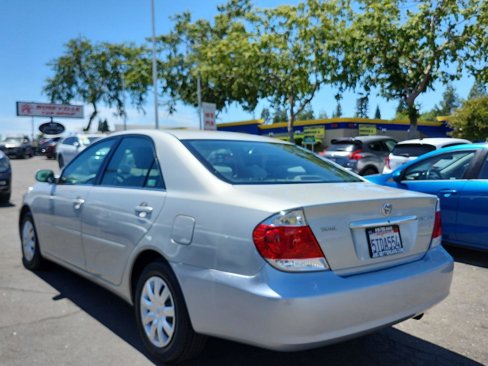 Used 2006 Toyota Camry LE image 12