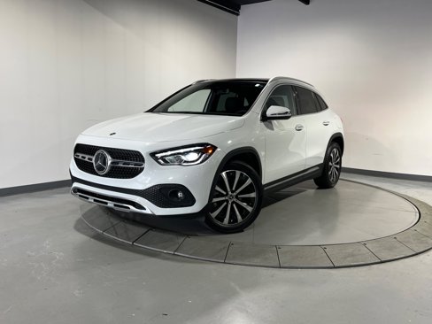 Used 2021 Mercedes-Benz GLA 250 4MATIC w/ Premium Package image 2