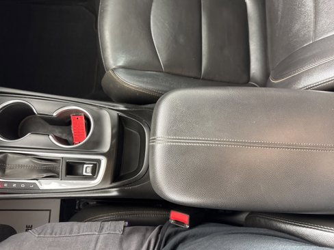 Used 2018 Chevrolet Equinox Premier image 22