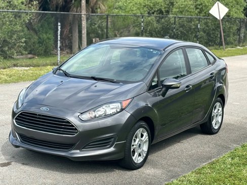 Used 2015 Ford Fiesta SE image 8