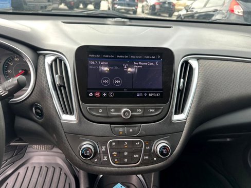 Used 2020 Chevrolet Malibu LT image 17