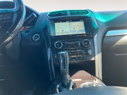 Used 2017 Ford Explorer XLT w/ Equipment Group 202A image 11
