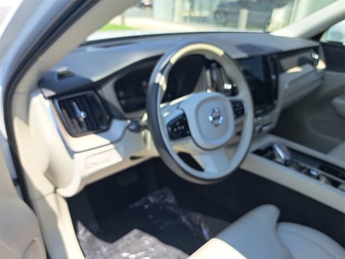 Used 2022 Volvo XC60 B6 Inscription w/ Advanced Package image 8