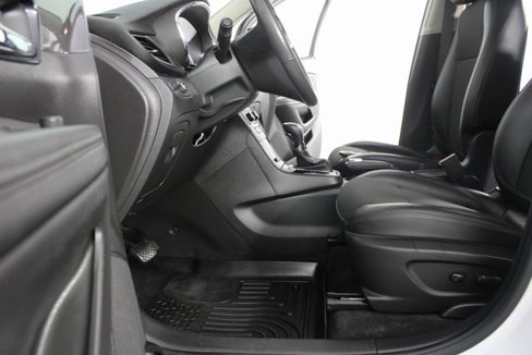 Used 2020 Buick Encore Preferred w/ Safety Package image 15