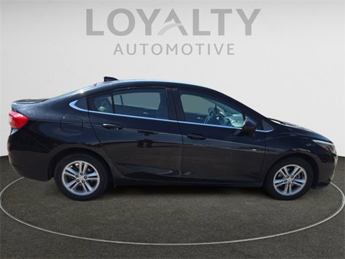 Used 2017 Chevrolet Cruze LT image 6