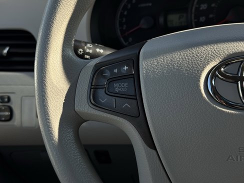 Used 2011 Toyota Sienna LE image 24