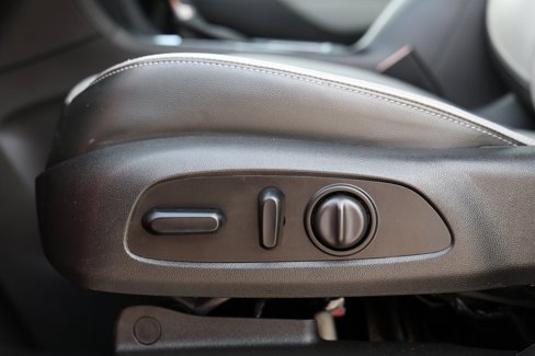 Used 2018 Chevrolet Equinox Premier image 27