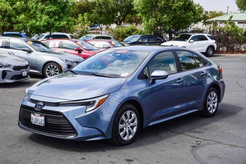Certified 2024 Toyota Corolla LE image 3