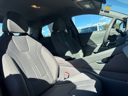 Used 2023 Hyundai Elantra SEL w/ Convenience Package image 25