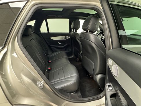 Used 2019 Mercedes-Benz GLC 300 4MATIC image 16