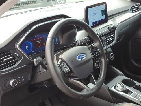 Used 2021 Ford Escape Titanium image 11