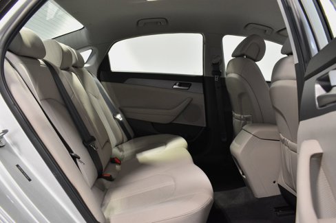 Used 2017 Hyundai Sonata SE w/ Cargo Package image 29