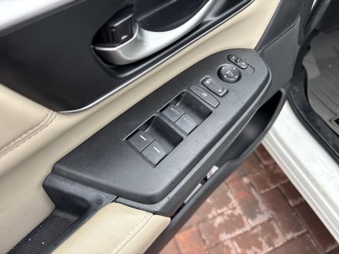 Used 2018 Honda CR-V Touring image 15