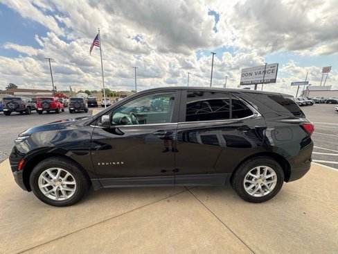 Used 2023 Chevrolet Equinox LT image 3