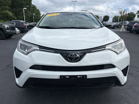Used 2018 Toyota RAV4 LE image 2