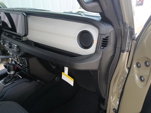 New 2025 Jeep Gladiator Sport image 23
