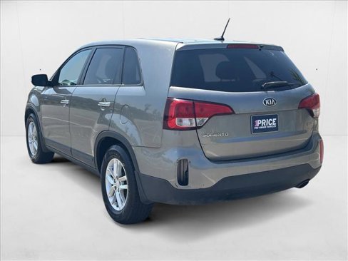 Used 2014 Kia Sorento LX image 8