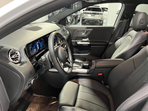 Used 2021 Mercedes-Benz GLA 250 4MATIC w/ Premium Package image 21