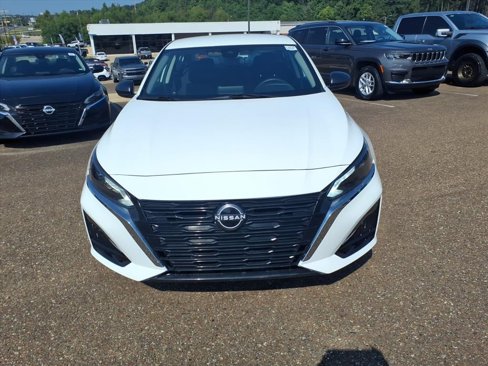 Used 2025 Nissan Altima 2.5 SV image 9