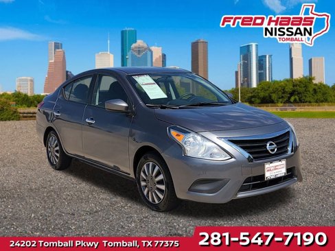 Used 2017 Nissan Versa SV image 1