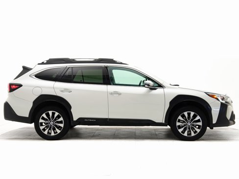 Used 2023 Subaru Outback Touring XT image 2