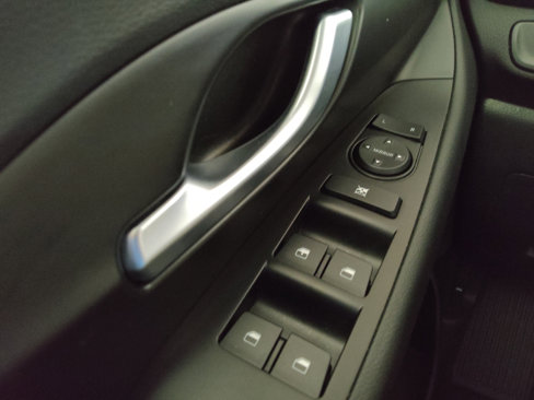 Used 2020 Hyundai Elantra GT image 27