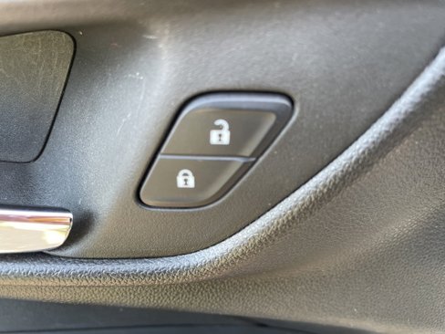 Used 2024 Chevrolet Trax RS image 29