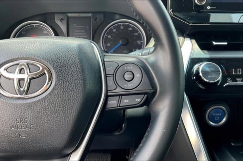 Used 2021 Toyota Venza LE w/ Carpet Mat Package (TMS) image 11