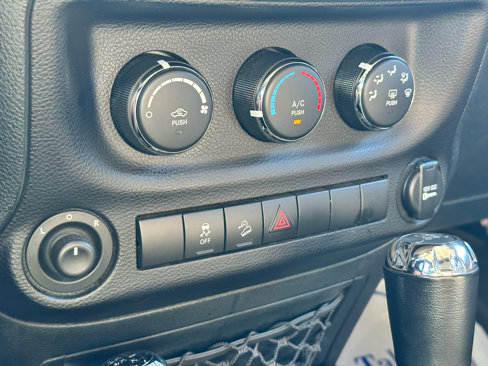 Used 2012 Jeep Wrangler Sport image 23