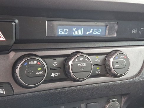 Used 2021 Toyota Tacoma TRD Off-Road image 15
