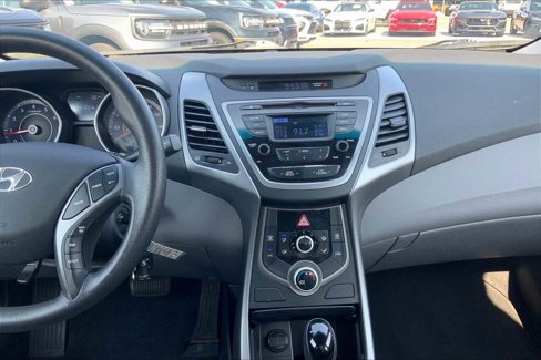 Used 2014 Hyundai Elantra SE image 6