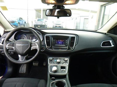 Used 2015 Chrysler 200 Limited image 9