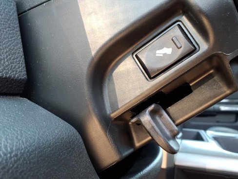 Used 2017 RAM 1500 Laramie w/ Convenience Group image 18