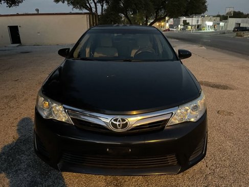 Used 2012 Toyota Camry LE image 4