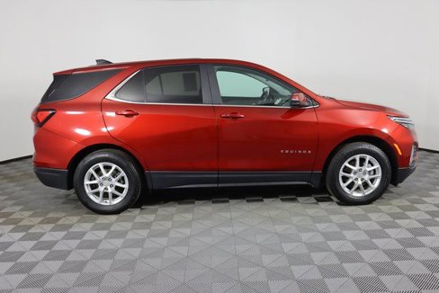 Used 2024 Chevrolet Equinox LT image 2