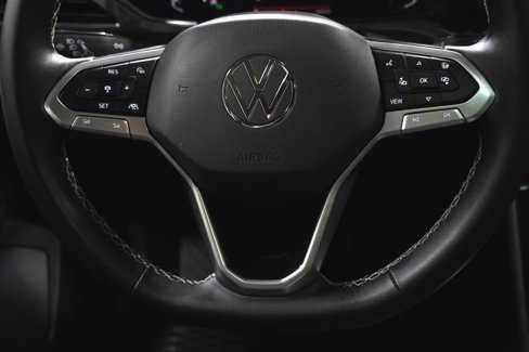 Used 2024 Volkswagen Taos SEL image 17