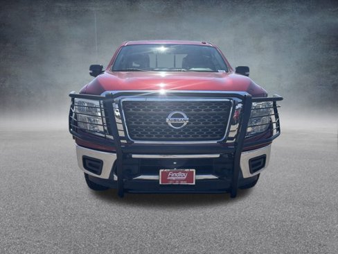 Used 2017 Nissan Titan SV image 3